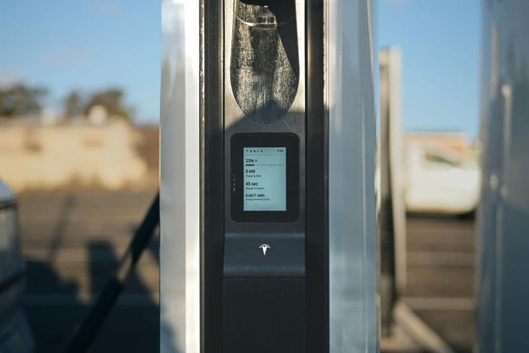 Plugsurfing: több CPO-t átfogó előfizetés jön az EV-töltésbe
