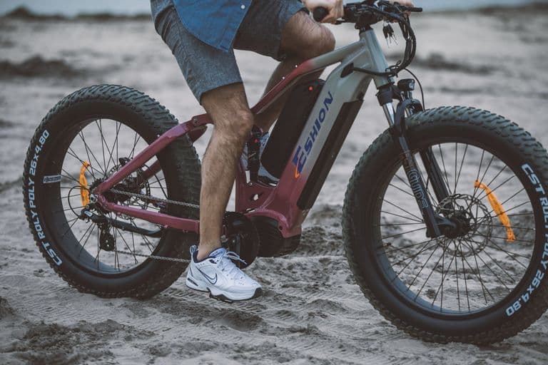 Két akkumulátor, nagy teljesítmény: a Monarc Marker e-bike teszt